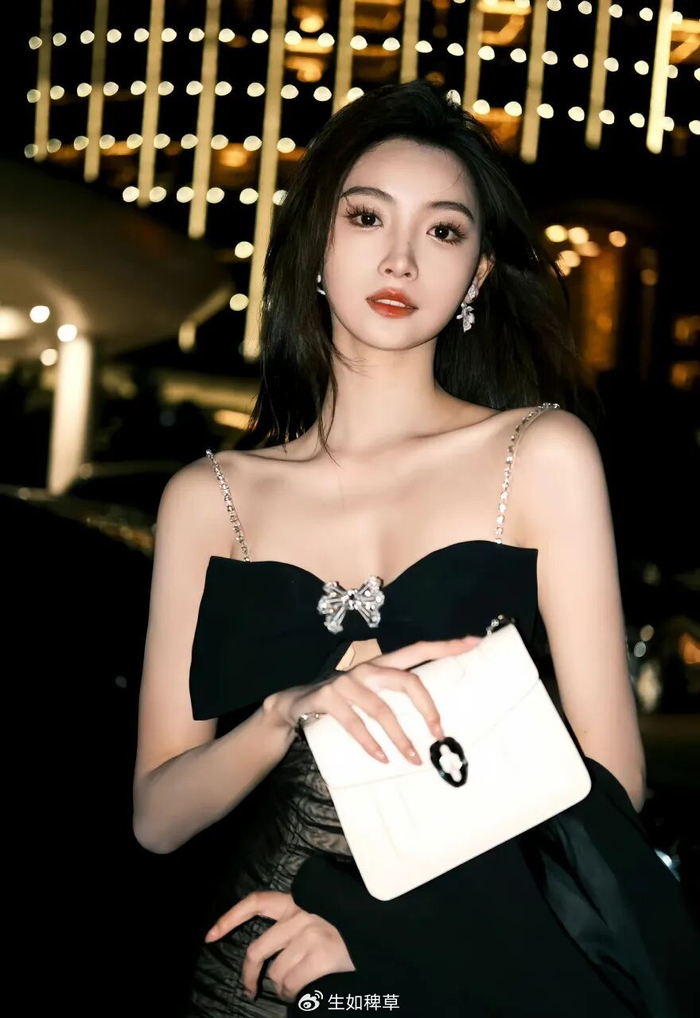 从NBA直播间到修仙百草园：金佳悦的“跨界”，是蓄谋已久的升仙