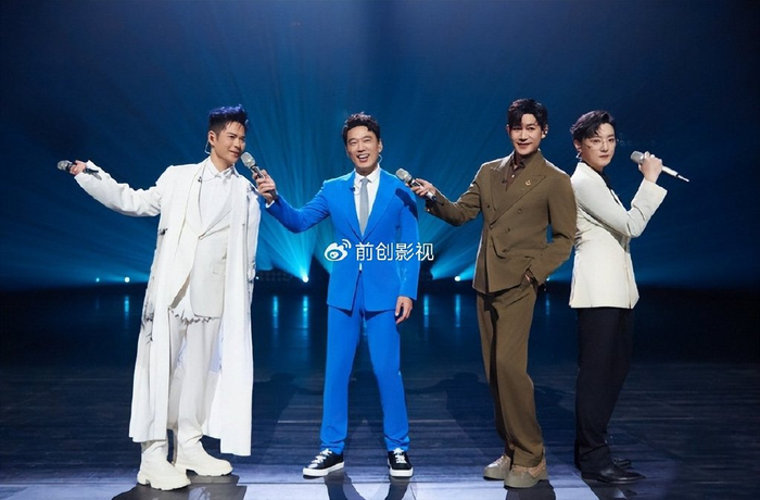 披哥总决赛陈楚生舞台合集 w700d1q75cms.jpg