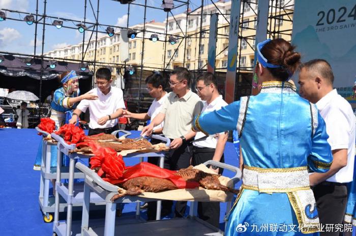 宁城县第三届塞外酒乡文化旅游节盛大开幕(图5)