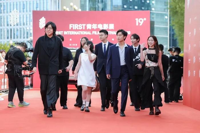 与三位00后获奖导演共话：年轻人能给低谷期的电影圈带来什么？