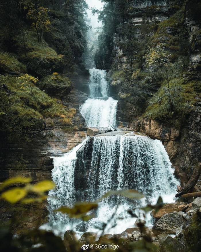 山谷的最低点正是山的起点 许多走进山谷的人之所以走不出来……