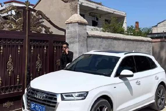公路之王的称号当属我奥迪Q5！开上奥迪Q5、也是排面十足！