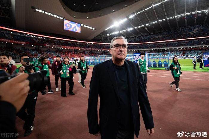 国足未战先获国际足联厚礼！归化强援或就位，出线曙光乍现