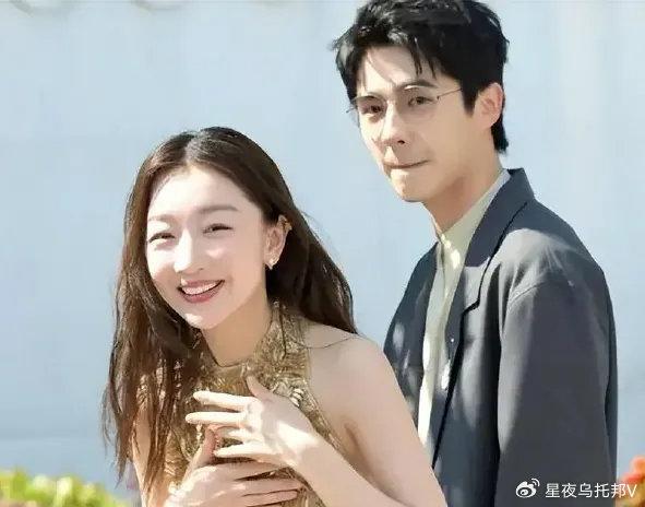 有种整容叫刘昊然恋爱，女友周冬雨没什么变化，他却像换了个人...