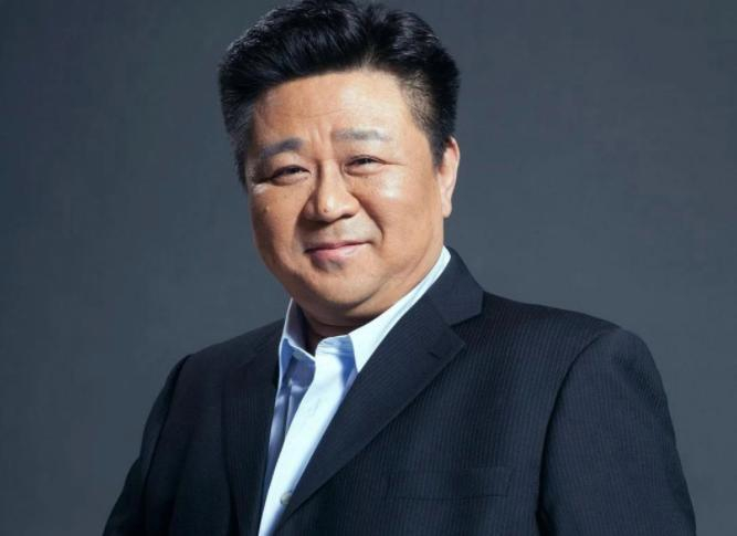 演技压倒颜值,打破审美观念,梁冠华告诉我们的是什么?