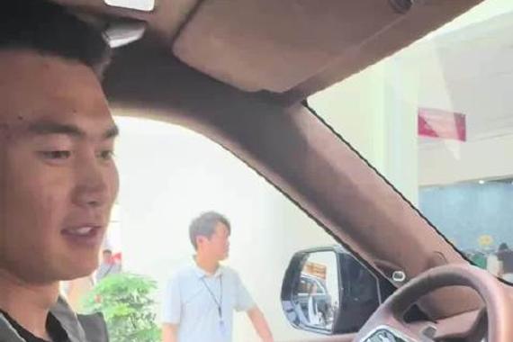 甚至坐着试驾车去试了奥迪q5