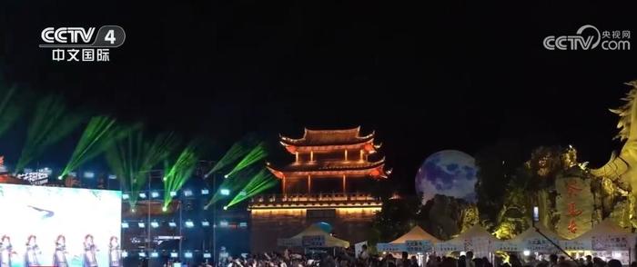 中秋夜游新体验：文旅消费新动力 中秋 夜游 假期 古镇 彩灯 游客 文化 热度 文旅 非遗 第3张