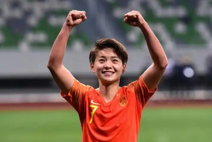 正式退出，30岁王霜发声，做出选择，开启新篇章，去向曝光