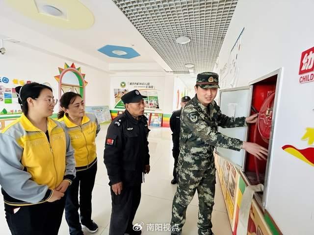 澳门天天彩期期准正版资料-锻造过硬安保精兵 忠诚奉献服务人民-第6张图片-陕西军卫安保服务公司