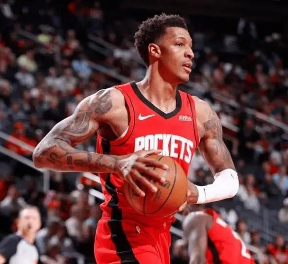 三分11中6轰31+9！巅峰汤普森诞生，恭喜火箭，低价续约赚麻了