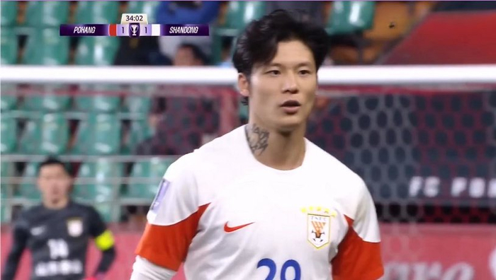 泰山队2-4不敌浦项铁人！换人调整引争议 毕津浩上场成败笔