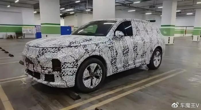 理想准备“掀桌子”？L6最新谍照曝光，或定价25万左右