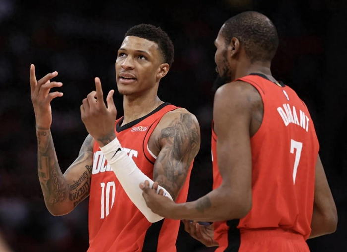 三分11中6轰31+9！巅峰汤普森诞生，恭喜火箭，低价续约赚麻了