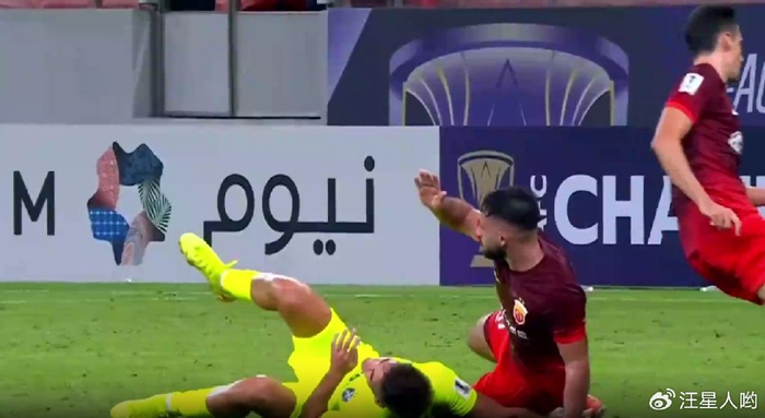 0-1！上海海港状态低迷，遭马来西亚球队“暴打”，半场竟然0射正