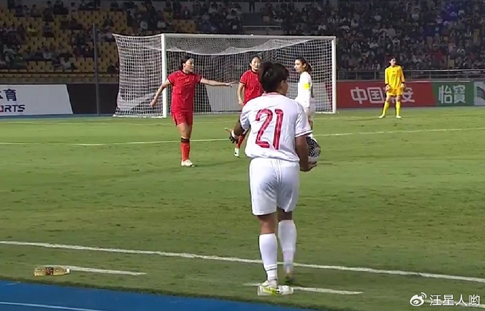 1-0！中国女足吊打越南女足，控球率85%，对手“摆大巴”，0射门