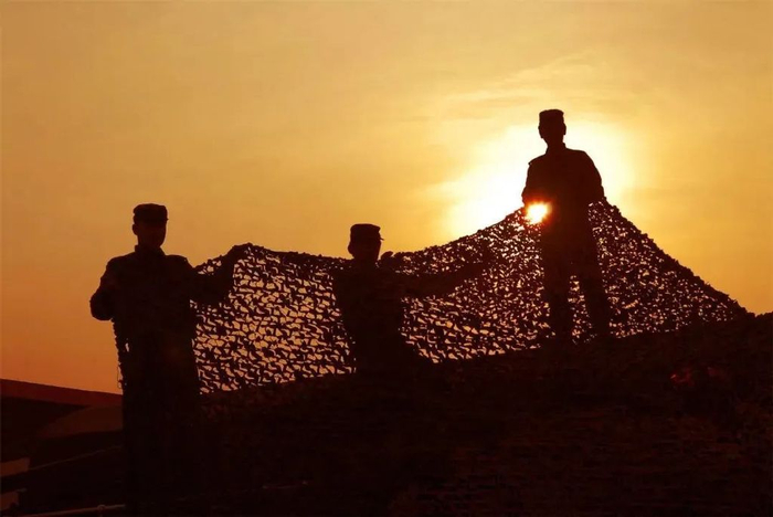 【原创】读诗人九歌《七绝.奉献》题照