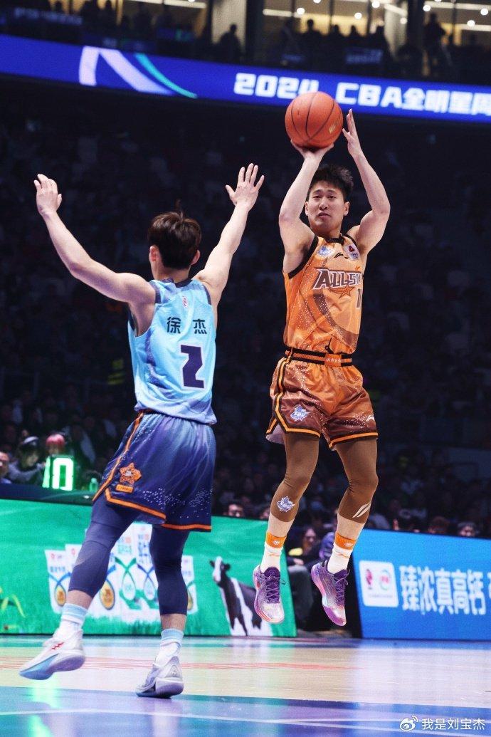 Cba全明星南区逆转北区，票王胡明轩31分获得mvp