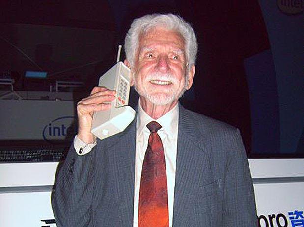 手机诞生 47 年后，人们已不再用它来打电话