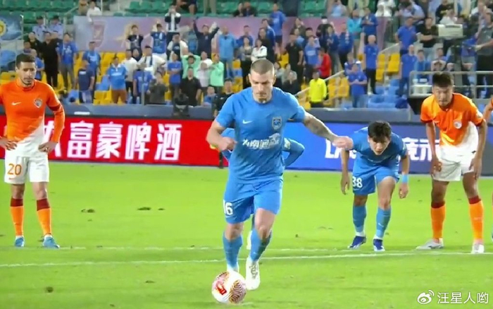 2-1！南通悍将爆发，梅开二度+造点，扛着球队前行，绝杀10人海牛