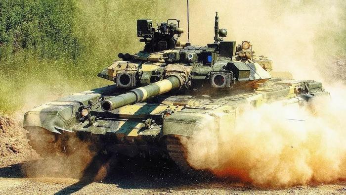 详解俄罗斯T-90主战坦克，虽然大量黑科技加持，却已经落伍了