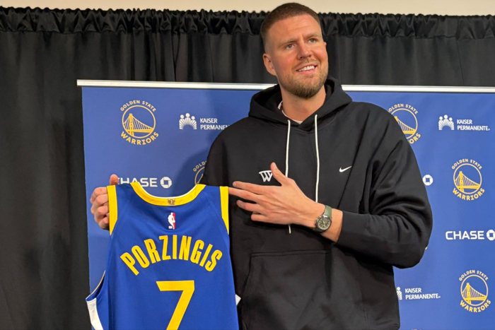 2换1波神+转正双向奇兵，勇士升级14+2名单！美媒再送4大买断目标