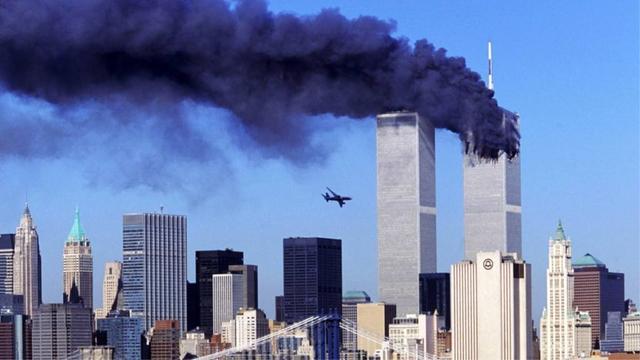 911世贸大厦撞击全过程，建造花了10年，倒塌仅用了2小时