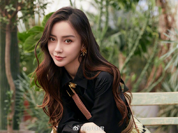 4位“嫁人改命”的女星，谁靠老公谁靠自己，离婚以后一目了然