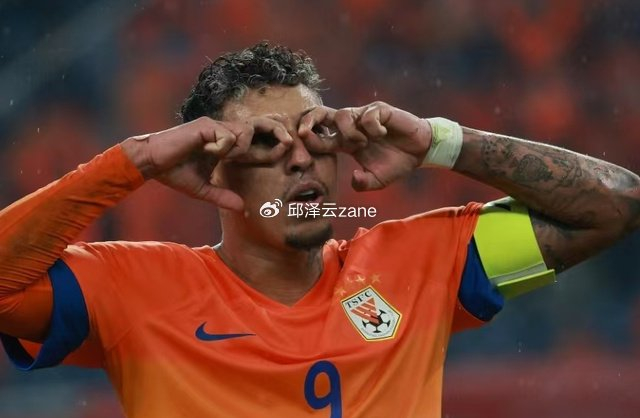 国足必须归化！克雷桑今晚独造2球戏耍韩国人：4数据全场第一！