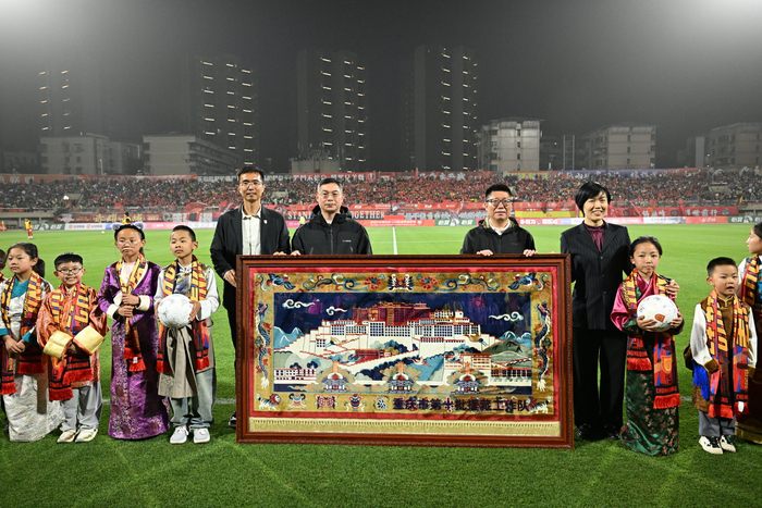 渝昌一家亲 绿茵追梦行