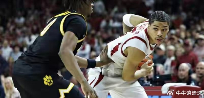 美媒模拟26届选秀前十：模板字母哥仅探花，状元模板科比、华子！