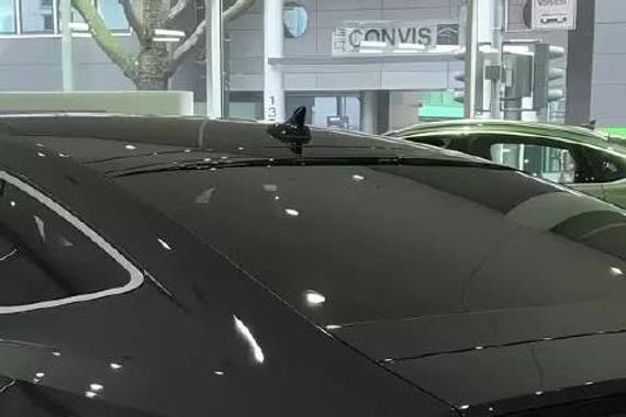 年轻人 人手一辆的性能车