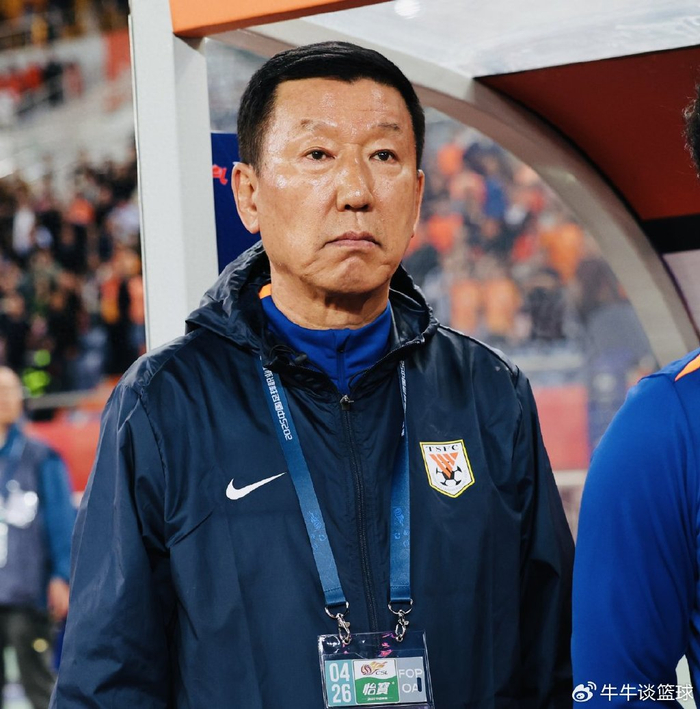 崔康熙表态承担责任，直言球员很可怜，回怼上海记者提问