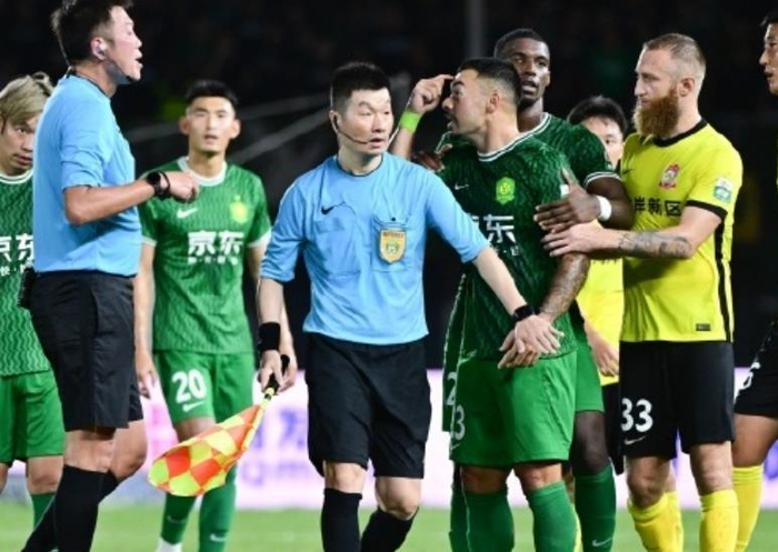 北京国安引援就像开盲盒 无法不知道开出来的是惊喜 还是惊吓