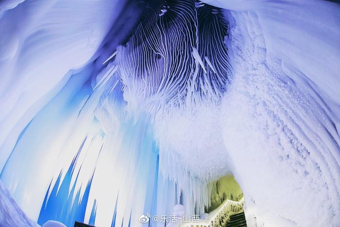 中国最大冰洞在山西忻州，旁边还有神奇“火山”