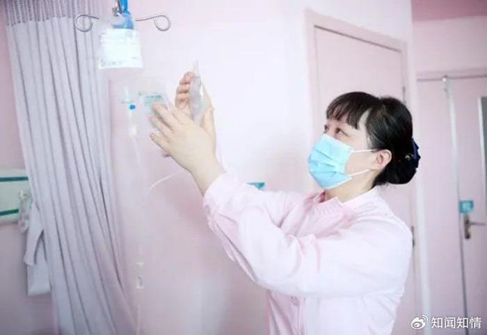 泰安市中心医院儿内科护士黄卫卫：指尖上的“芭蕾舞者”（内科护士自我鉴定）泰安中心医院护士长王咏梅照片，