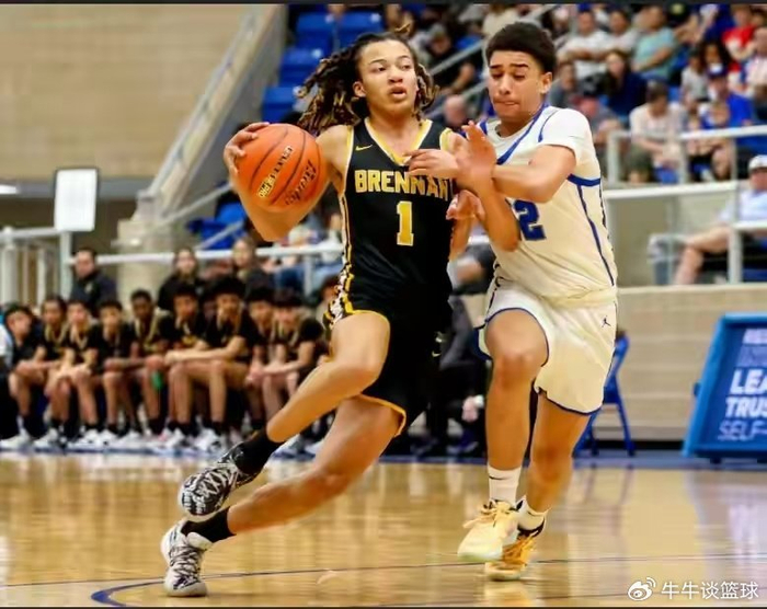 美媒模拟26届选秀前十：模板字母哥仅探花，状元模板科比、华子！