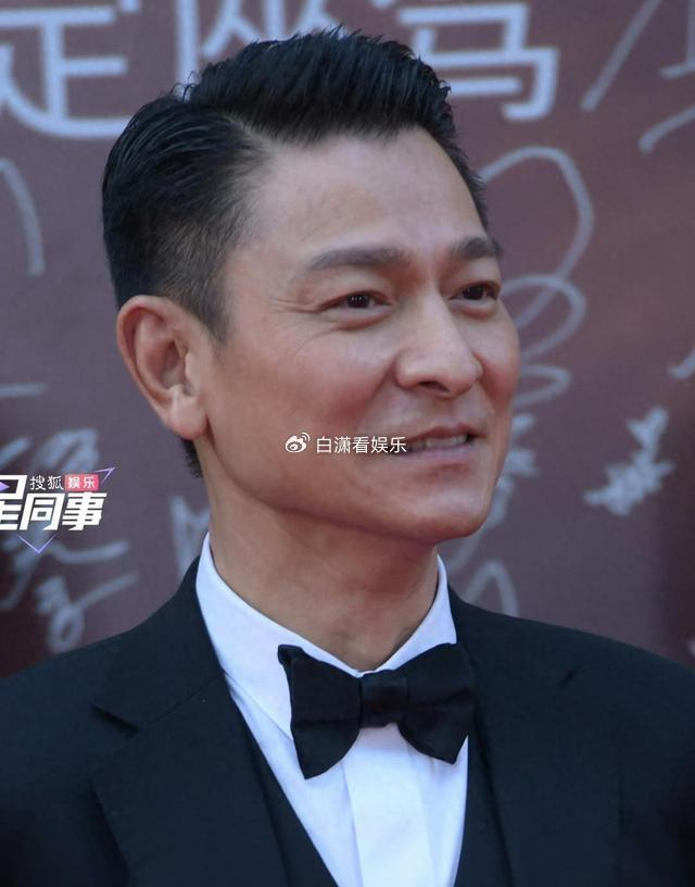 华表奖现场男星生图:遍地是普男,苏有朋和韩庚发福,王一博脸肿
