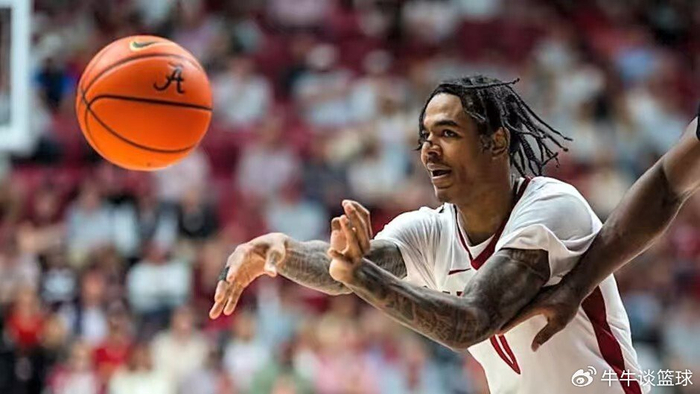 美媒模拟26届选秀前十：模板字母哥仅探花，状元模板科比、华子！