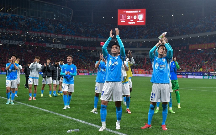 烟雾弹频发？大连英博迎战天津津门虎，两队伤兵满营！