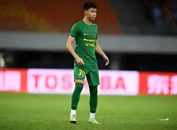 中国足球亚冠硬气一战！浙江让2追4逆转留住希望，18岁新星1传1射