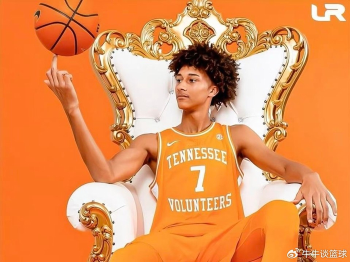 美媒模拟26届选秀前十：模板字母哥仅探花，状元模板科比、华子！