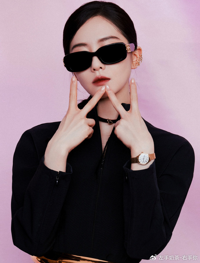 杨幂刘诗诗又坐一起 罗意威女王气场好强! 期待内娱爆剧最多女演员