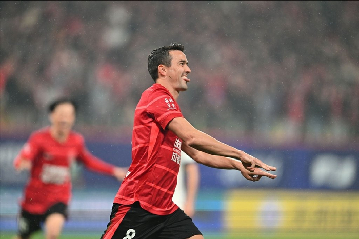 “中超跑男”周定洋，能否让伊万证明菱形中场适合国足？