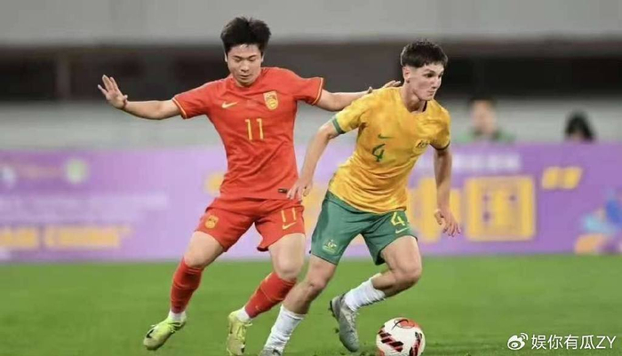 官宣，国足新星被开除，出轨+假球，小三曝光，女足球员