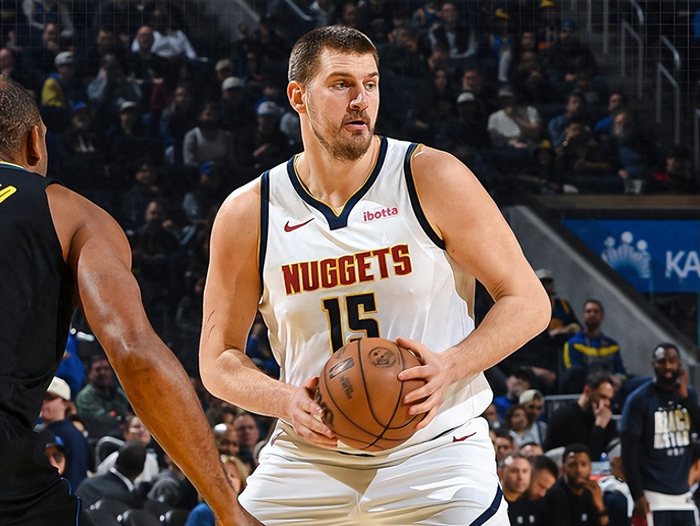 连爆4场冷门！西部彻底乱了，火箭渔翁得利，杜兰特要迎甜蜜赛程