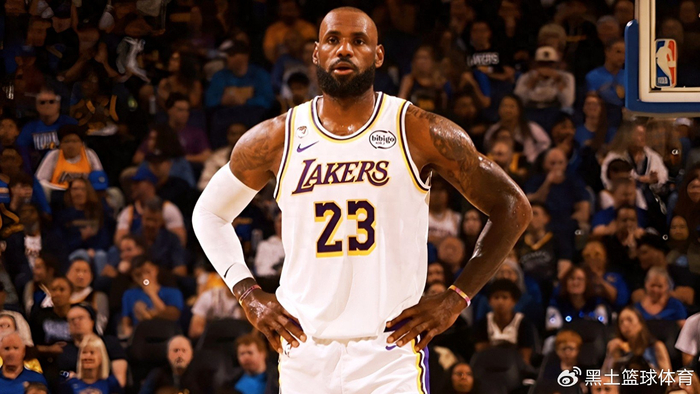 41岁詹皇暴走!半场20分+100%三分率创历史