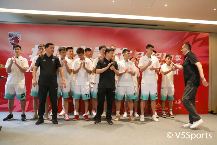 新援尼古拉武切维奇融入提速 内线策应能力成公牛战术新支点