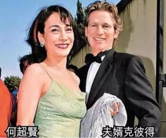 赌王离世的43天：原配女儿翻脸、隐藏的儿子曝光，反转远超电视剧