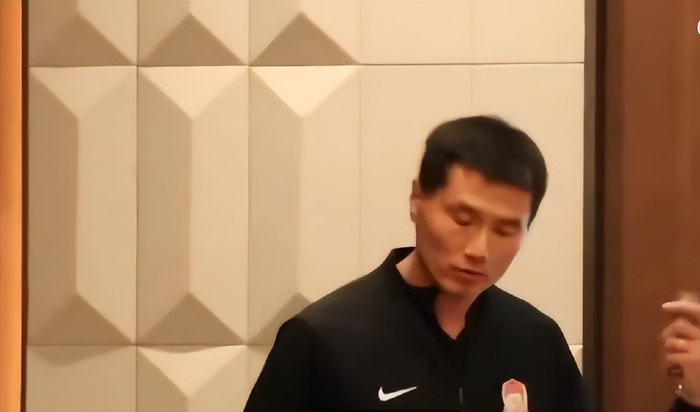 国产教练邵佳一跟李金羽依然坚挺 谢晖跟于根伟本轮带队输球