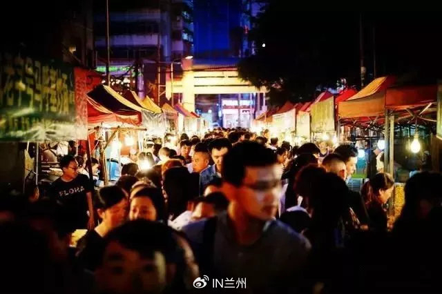 夜市会在你最需要的时候给你一份最暖胃的陪伴今天小编就带大家走进兰州
